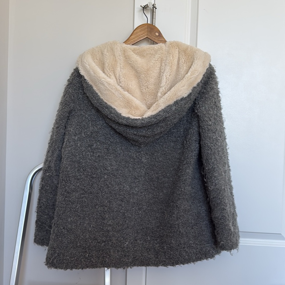 Zara  Cozy Gray Jacket - Picture 6 of 7